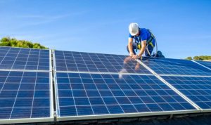 Installation et mise en production des panneaux solaires photovoltaïques à Rostrenen